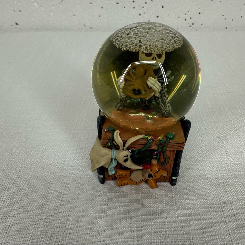 Disney Nightmare Before Christmas Jack & Zero Mini Snow Globe
